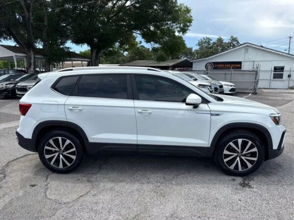 2023 Volkswagen Taos SE