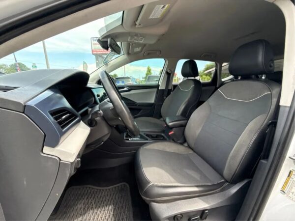 2023 Volkswagen Taos SE