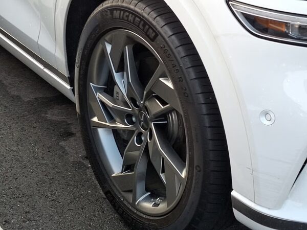 imgi_229_010_2026070306 2025 Genesis Electrified GV70 Advanced