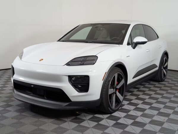 imgi_375_001_2026050704 2025 Porsche Macan 4S Electric
