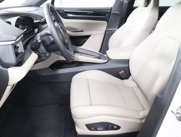 imgi_399_006_2026050704 2025 Porsche Macan 4S Electric