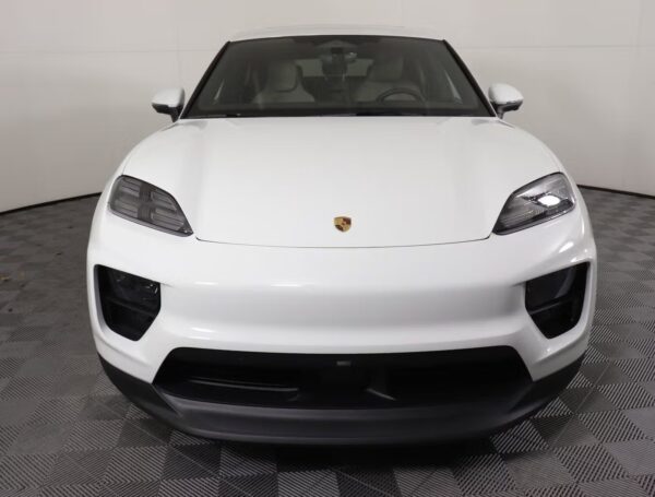 imgi_400_007_2026050704 2025 Porsche Macan 4S Electric