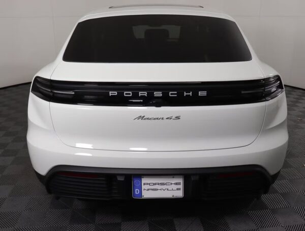 imgi_403_010_2026050704 2025 Porsche Macan 4S Electric