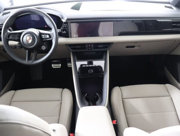 imgi_410_017_2026050704 2025 Porsche Macan 4S Electric