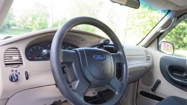 2005 Ford Ranger 2dr Supercab 126" WB XLT 4WD Used · 141,883 mi  PRICE : 00