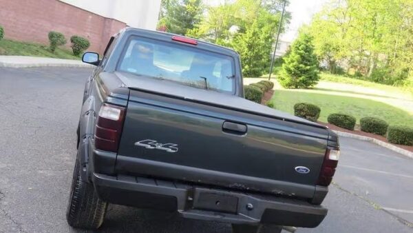 2005 Ford Ranger 2dr Supercab 126" WB XLT 4WD Used · 141,883 mi  PRICE : 00