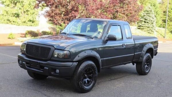2005 Ford Ranger 2dr Supercab 126" WB XLT 4WD Used · 141,883 mi  PRICE : 00
