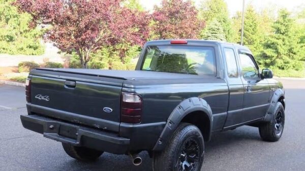 2005 Ford Ranger 2dr Supercab 126" WB XLT 4WD Used · 141,883 mi  PRICE : 00