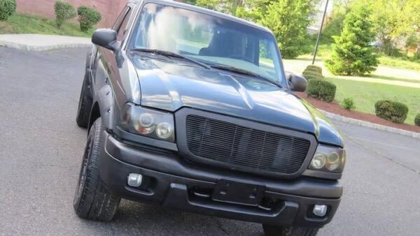 2005 Ford Ranger 2dr Supercab 126" WB XLT 4WD Used · 141,883 mi  PRICE : 00