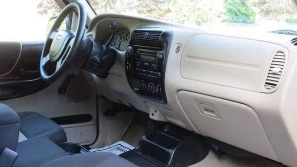 2005 Ford Ranger 2dr Supercab 126" WB XLT 4WD Used · 141,883 mi  PRICE : 00