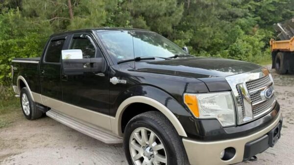 2010 Ford F-150 King Ranch Super Crew 5.5' Box 4WD Used · 133,127 mi     00