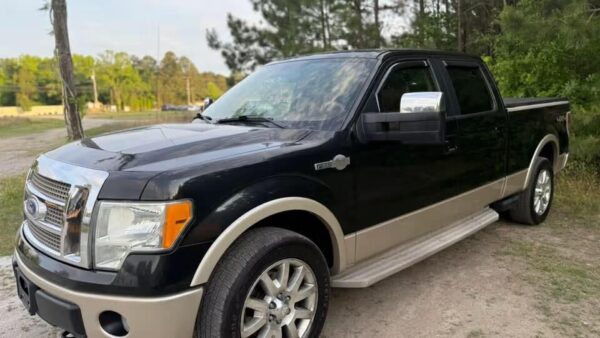 2010 Ford F-150 King Ranch Super Crew 5.5' Box 4WD Used · 133,127 mi     00