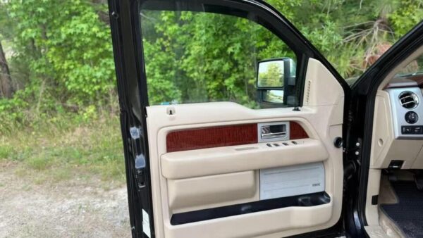 2010 Ford F-150 King Ranch Super Crew 5.5' Box 4WD Used · 133,127 mi     00