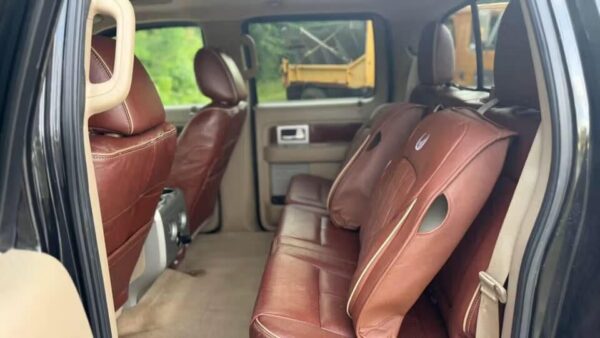 2010 Ford F-150 King Ranch Super Crew 5.5' Box 4WD Used · 133,127 mi     00