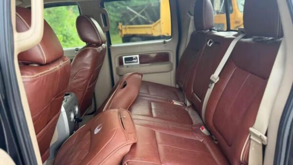 2010 Ford F-150 King Ranch Super Crew 5.5' Box 4WD Used · 133,127 mi     00