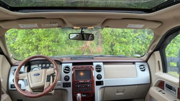 2010 Ford F-150 King Ranch Super Crew 5.5' Box 4WD Used · 133,127 mi     00