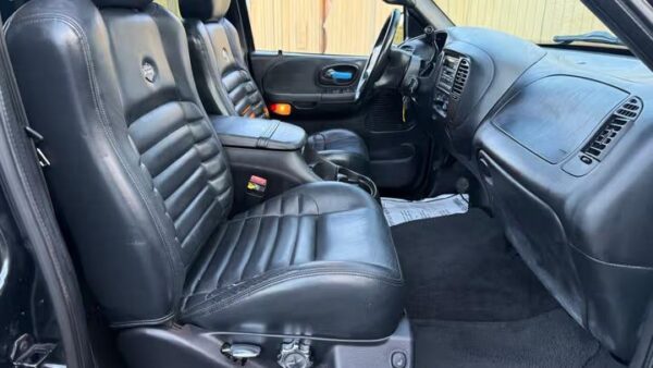 2001 Ford F-150 Harley-Davidson Crew Cab 5.5' Box 2WD Used · 125,625 mi   50