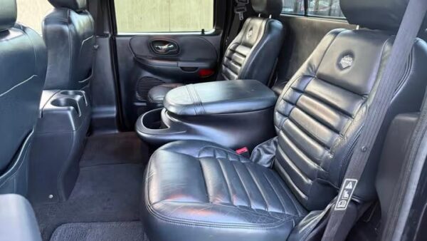 2001 Ford F-150 Harley-Davidson Crew Cab 5.5' Box 2WD Used · 125,625 mi   50
