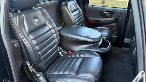 2001 Ford F-150 Harley-Davidson Crew Cab 5.5' Box 2WD Used · 125,625 mi   50