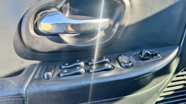 2001 Ford F-150 Harley-Davidson Crew Cab 5.5' Box 2WD Used · 74,860 mi $ 5250
