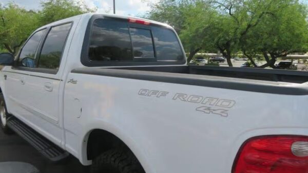 WhatsApp Image 2026-09-02 at 8.54.53 PM (1) 2001 Ford F-150 XLT Crew Cab 5.5' Box 4WD Used · 178,710 mi $ 5000