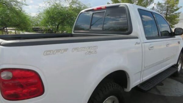 WhatsApp Image 2026-09-02 at 8.54.54 PM (1) 2001 Ford F-150 XLT Crew Cab 5.5' Box 4WD Used · 178,710 mi $ 5000