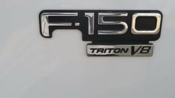 WhatsApp Image 2026-09-02 at 8.54.55 PM (1) 2001 Ford F-150 XLT Crew Cab 5.5' Box 4WD Used · 178,710 mi $ 5000