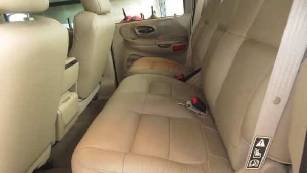 WhatsApp Image 2026-09-02 at 8.54.59 PM (1) 2001 Ford F-150 XLT Crew Cab 5.5' Box 4WD Used · 178,710 mi $ 5000