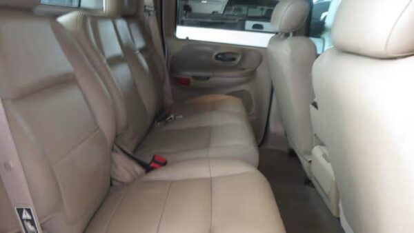 WhatsApp Image 2026-09-02 at 8.55.01 PM 2001 Ford F-150 XLT Crew Cab 5.5' Box 4WD Used · 178,710 mi $ 5000
