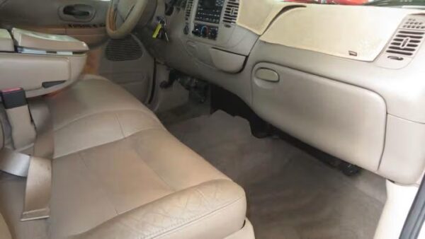 WhatsApp Image 2026-09-02 at 8.55.03 PM (1) 2001 Ford F-150 XLT Crew Cab 5.5' Box 4WD Used · 178,710 mi $ 5000