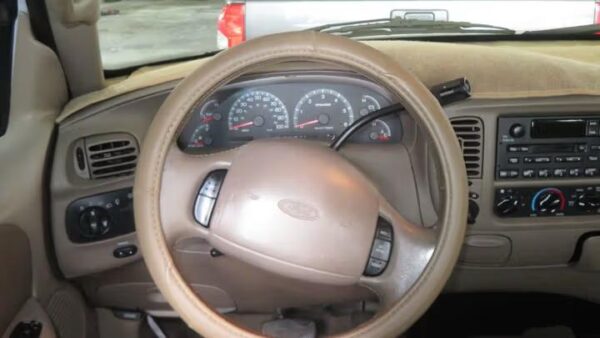WhatsApp Image 2026-09-02 at 8.55.04 PM (1) 2001 Ford F-150 XLT Crew Cab 5.5' Box 4WD Used · 178,710 mi $ 5000