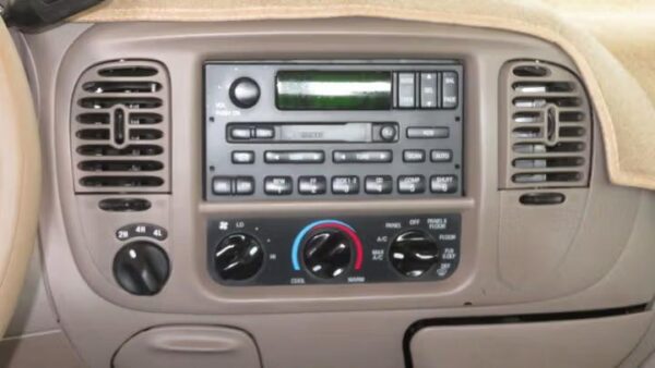 WhatsApp Image 2026-09-02 at 8.55.04 PM (2) 2001 Ford F-150 XLT Crew Cab 5.5' Box 4WD Used · 178,710 mi $ 5000