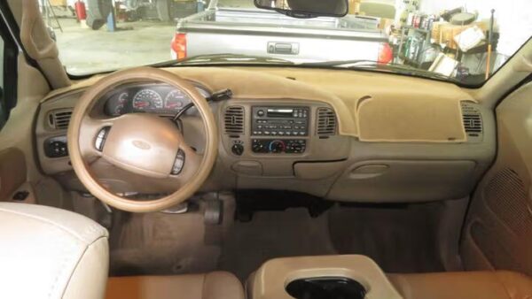 WhatsApp Image 2026-09-02 at 8.55.05 PM 2001 Ford F-150 XLT Crew Cab 5.5' Box 4WD Used · 178,710 mi $ 5000