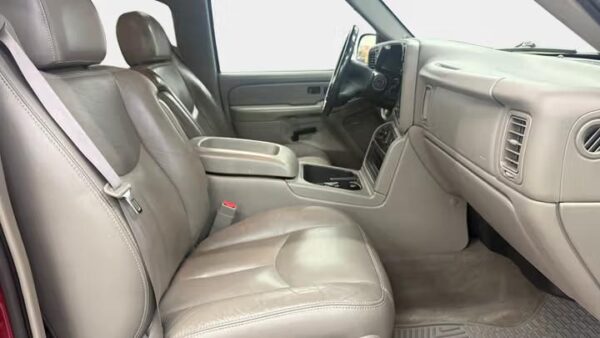 WhatsApp Image 2026-09-02 at 9.05.09 PM (2) 2004 Chevrolet Silverado 1500 Z71 Crew Cab Short Box 4WD Used · 223,226 mi $ 6000