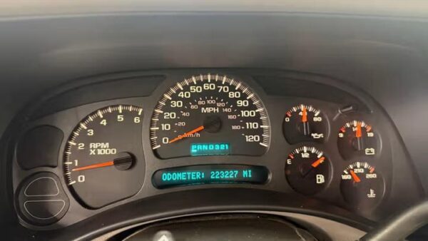 WhatsApp Image 2026-09-02 at 9.05.09 PM (3) 2004 Chevrolet Silverado 1500 Z71 Crew Cab Short Box 4WD Used · 223,226 mi $ 6000