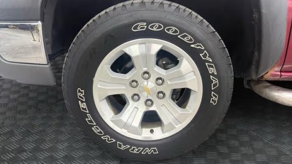 WhatsApp Image 2026-09-02 at 9.05.13 PM (3) 2004 Chevrolet Silverado 1500 Z71 Crew Cab Short Box 4WD Used · 223,226 mi $ 6000