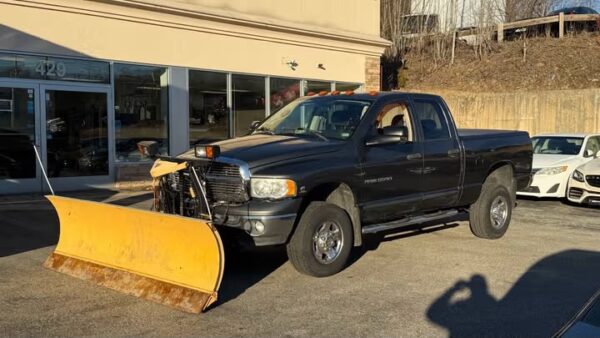 WhatsApp Image 2026-09-08 at 2.54.42 PM 2004 Dodge Ram 3500 SLT Quad Cab Regular Bed 4WD SRW Used · 52,222 m 00