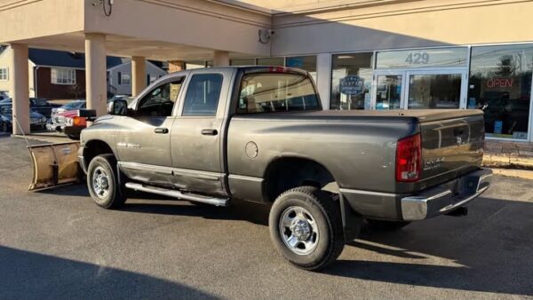 WhatsApp Image 2026-09-08 at 2.55.04 PM (2) 2004 Dodge Ram 3500 SLT Quad Cab Regular Bed 4WD SRW Used · 52,222 m 00