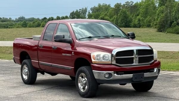WhatsApp Image 2026-09-08 at 2.55.13 PM 2006 Dodge Ram 3500 SLT Quad Cab Regular Bed 4WD SRW Used · 114,131 mi 00