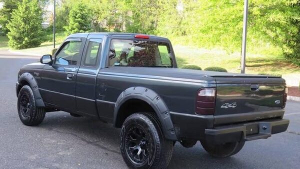 2005 Ford Ranger 2dr Supercab 126" WB XLT 4WD Used · 141,883 mi  PRICE : 00
