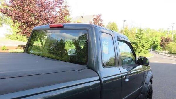 2005 Ford Ranger 2dr Supercab 126" WB XLT 4WD Used · 141,883 mi  PRICE : 00