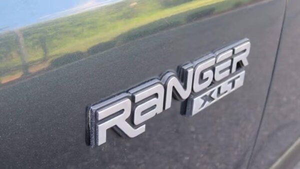 2005 Ford Ranger 2dr Supercab 126" WB XLT 4WD Used · 141,883 mi  PRICE : 00